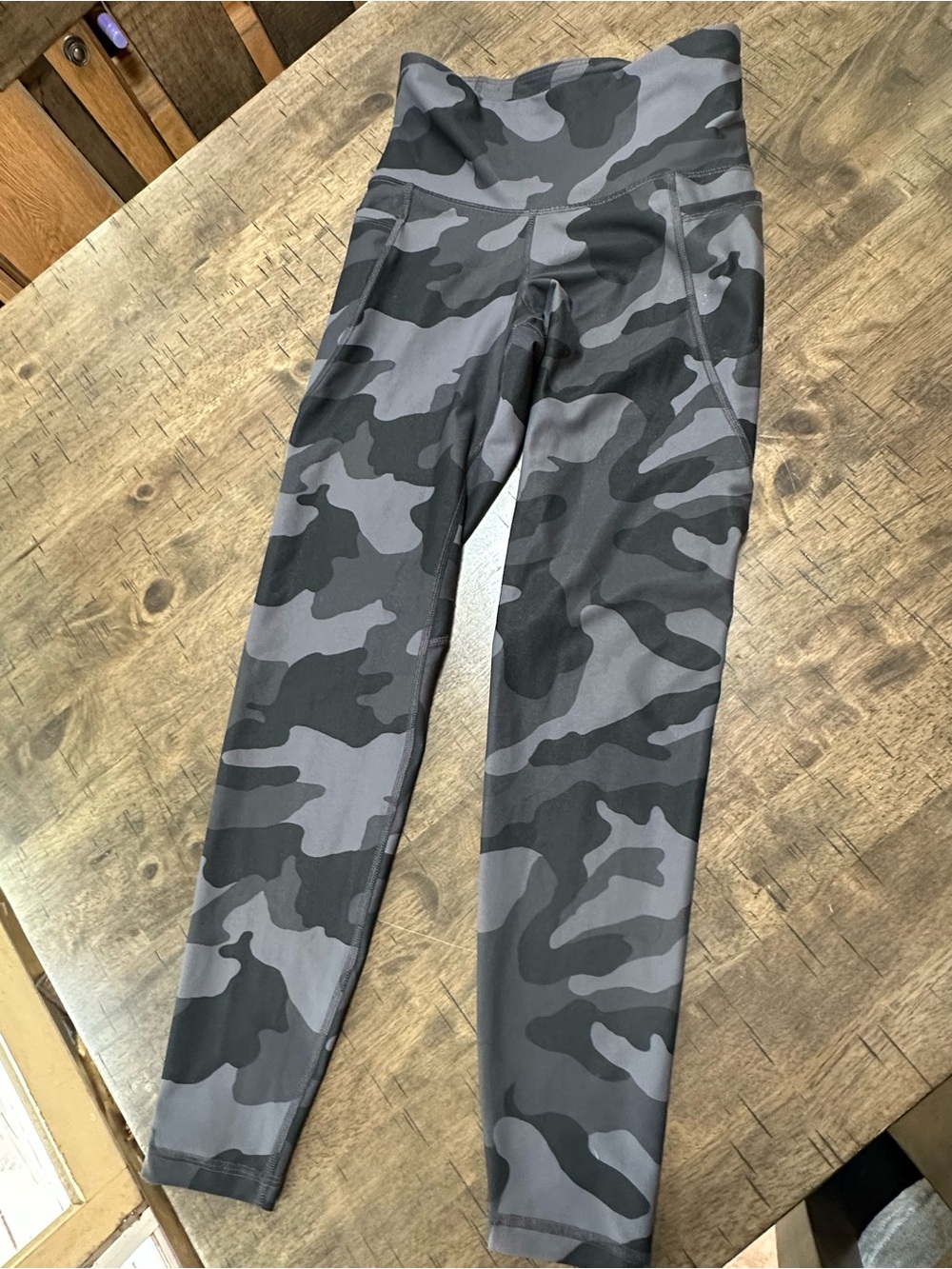 Old Navy Gray and Black Camo High-Waist Leggings